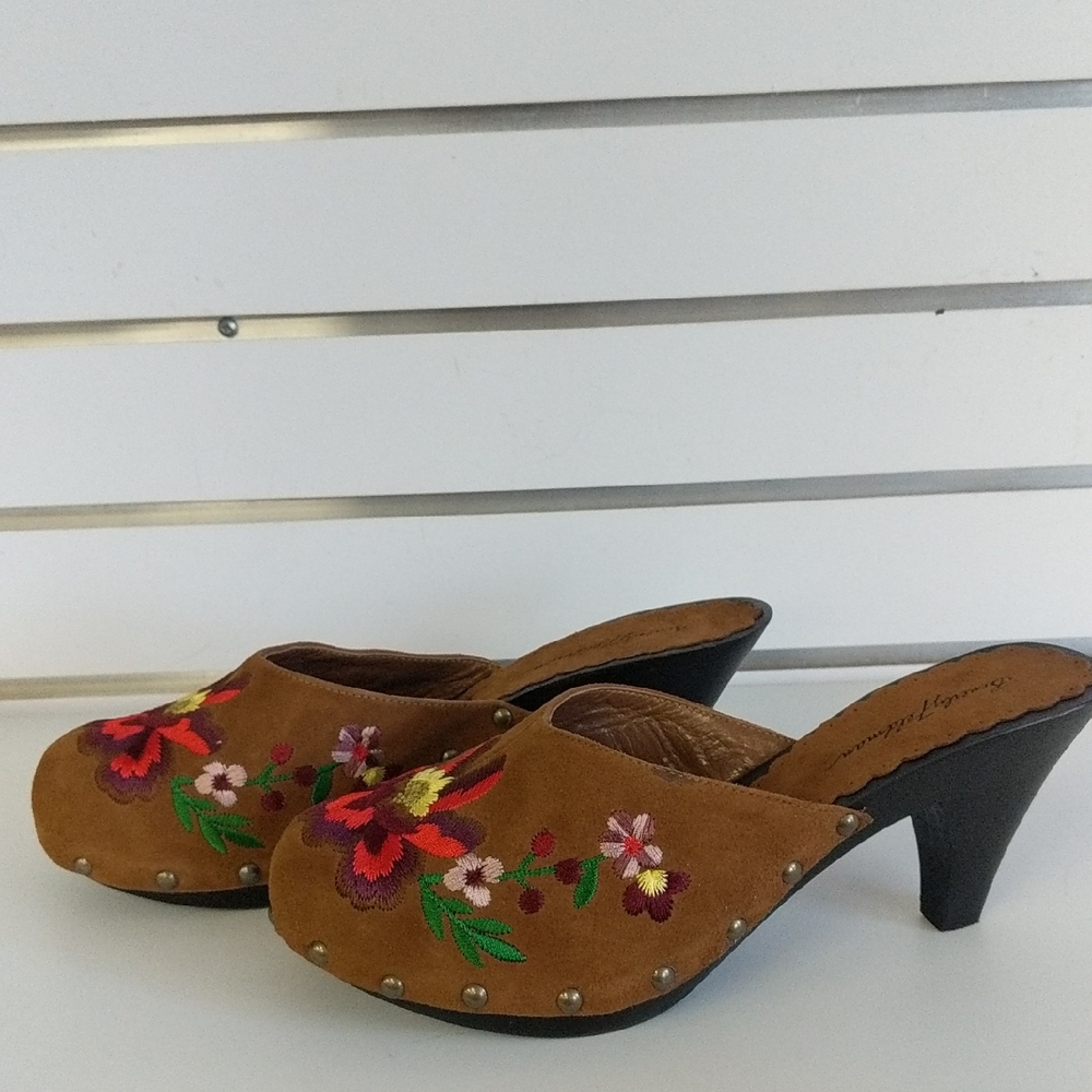 Beverly Feldman Suede Shoes